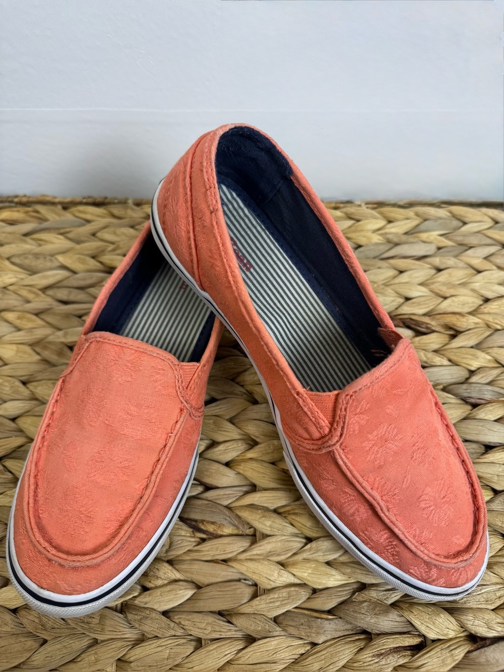 L.L.Bean Women’s 6.5 Coral Floral Jacquard Canvas Slip On Sneakers Loafers